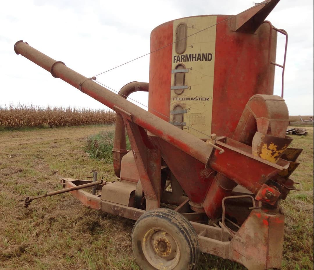 Image of Farmhand 810 Primary image