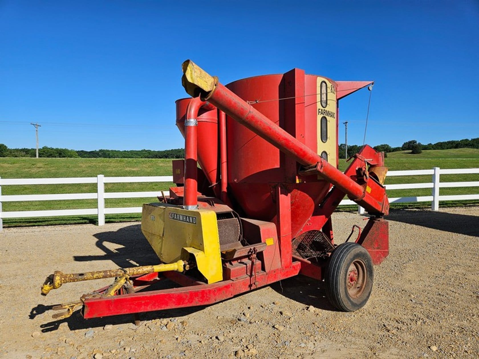 Farmhand 815 Equipment Image0