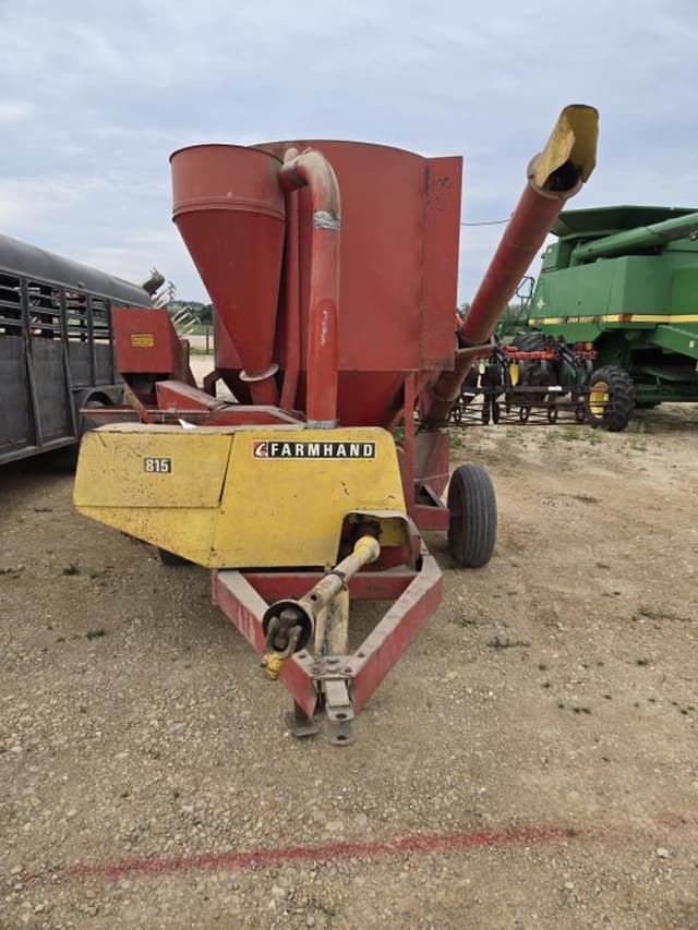 Image of Farmhand 815 equipment image 1