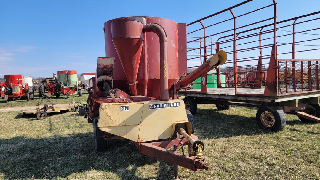 Image of Farmhand 817 Image 0