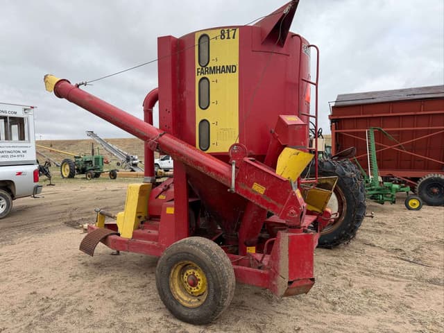 Image of Farmhand 817 equipment image 3