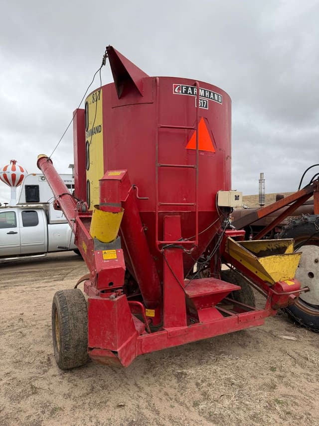 Image of Farmhand 817 equipment image 4