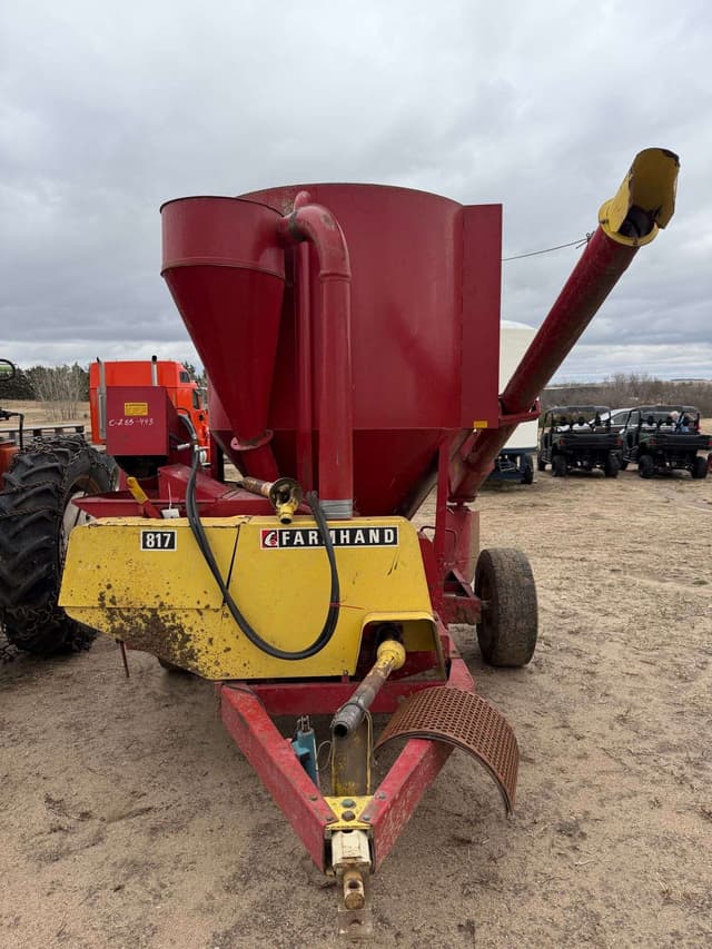 Image of Farmhand 817 equipment image 1