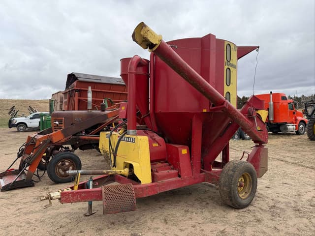 Image of Farmhand 817 equipment image 2