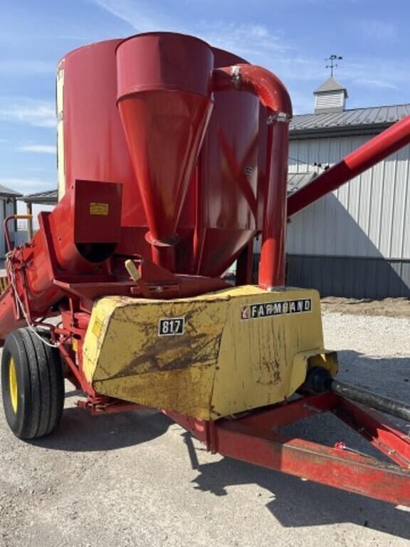 Image of Farmhand 817 equipment image 1