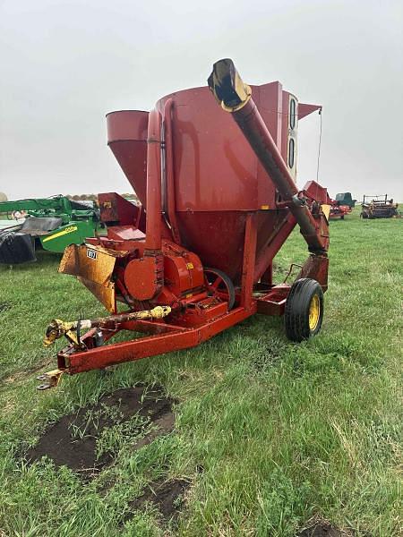 Image of Farmhand 817 Primary image