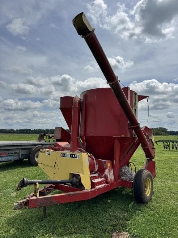 Image of Farmhand 817 equipment image 1