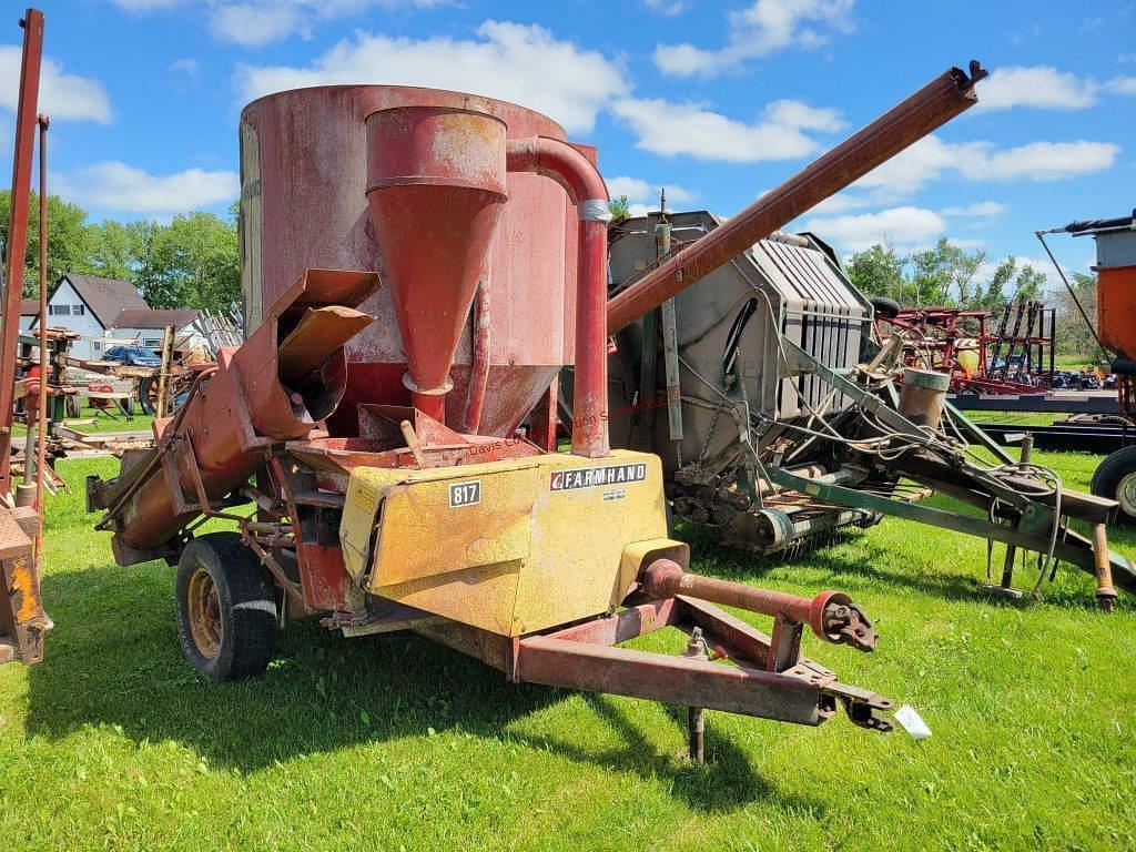 Image of Farmhand 817 Primary image