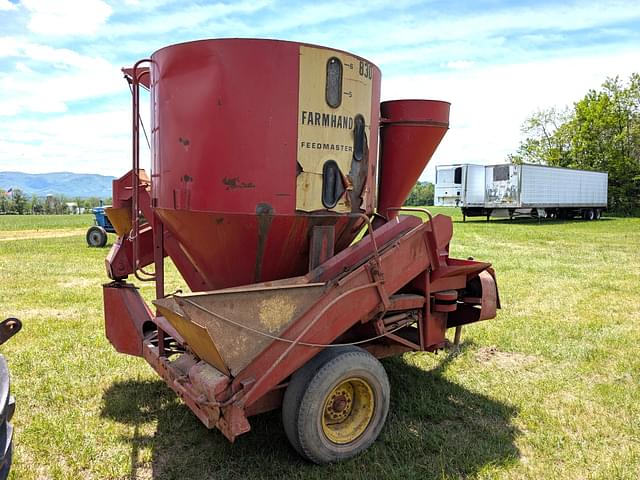 Image of Farmhand 830 equipment image 3