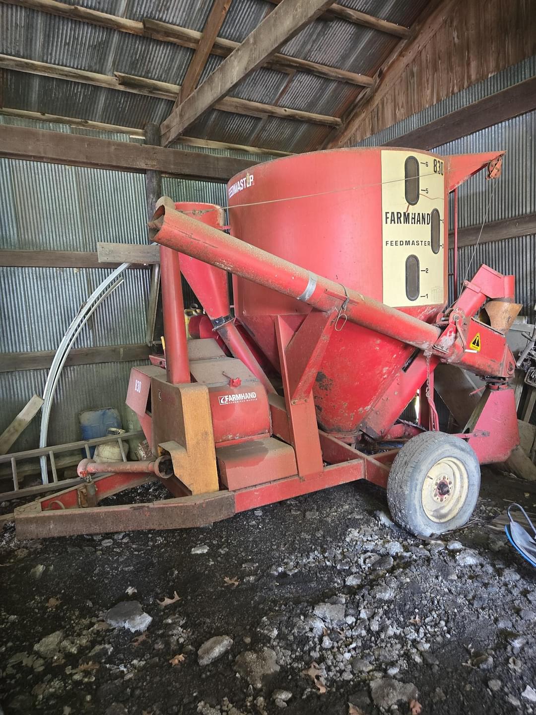 Image of Farmhand 830 Primary image