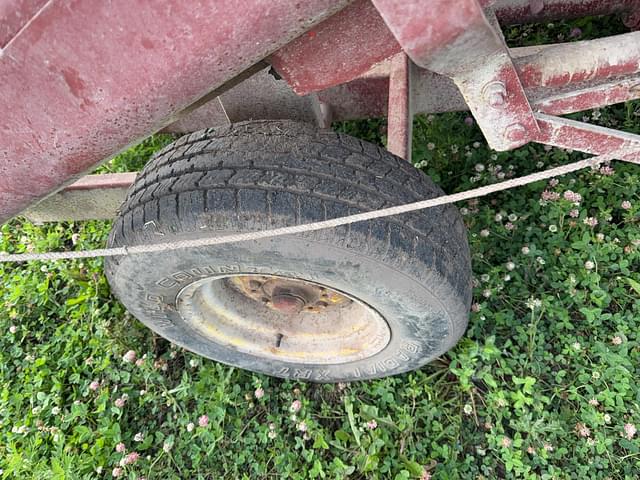 Image of Farmhand 830 equipment image 3