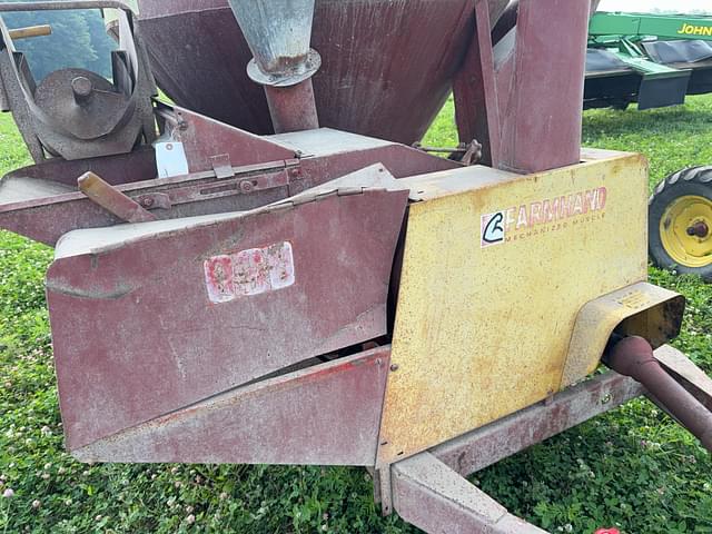 Image of Farmhand 830 equipment image 2