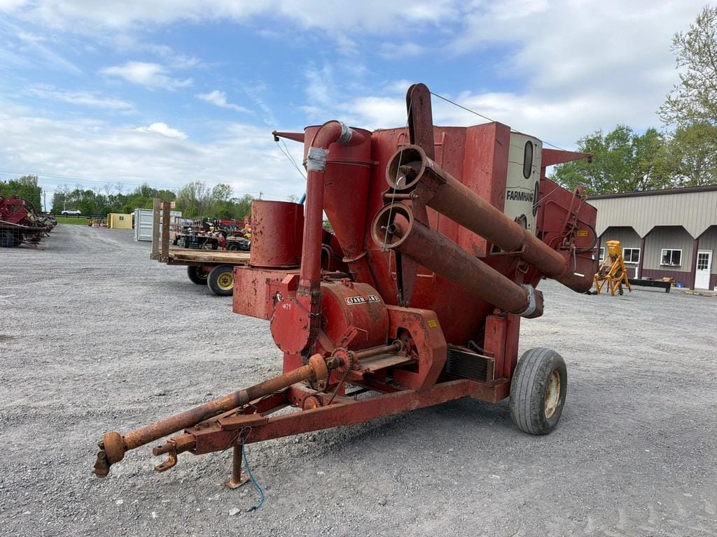 Farmhand 835 Equipment Image0
