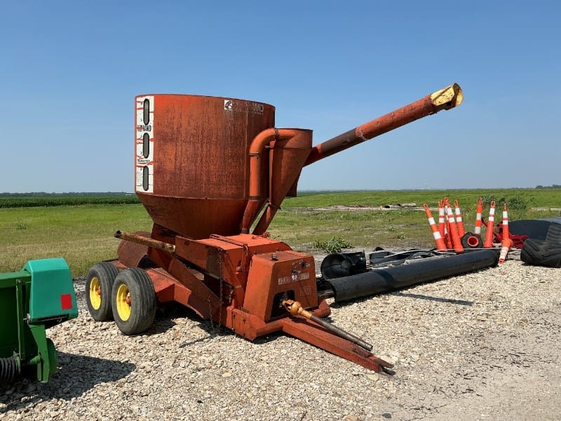 Farmhand Feed Master 860 Equipment Image0