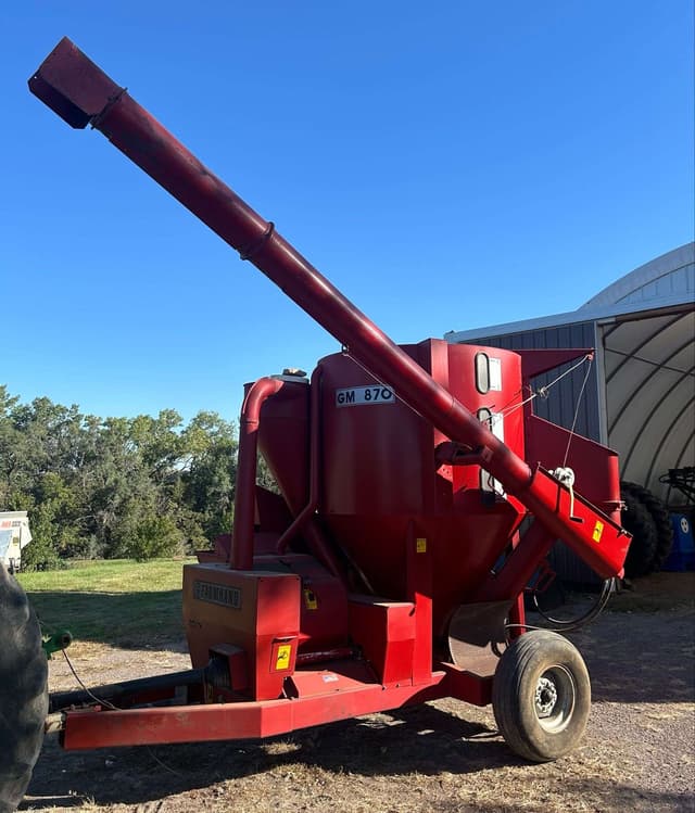 Image of Farmhand 870 equipment image 1