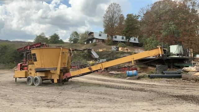 Image of Farmhand 900 equipment image 3