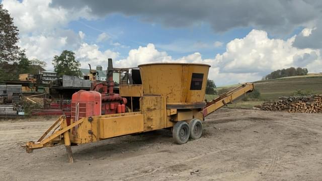 Image of Farmhand 900 equipment image 1