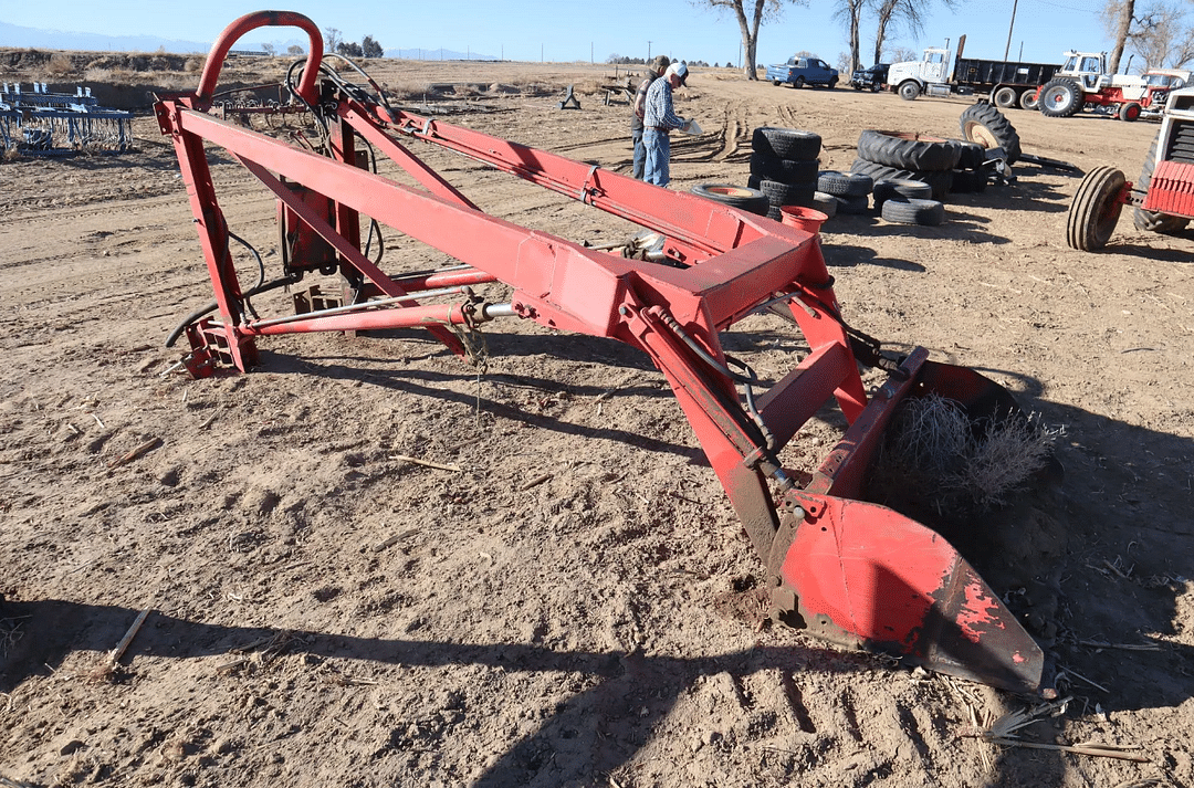 Image of Farmhand F-11 Image 0