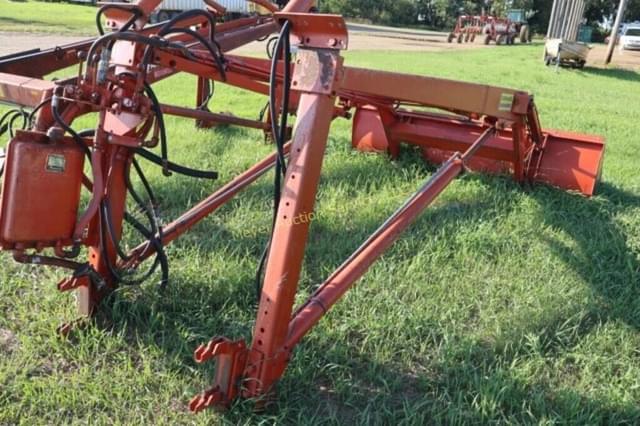Image of Farmhand F-11 equipment image 3