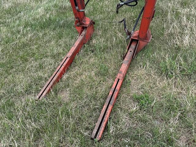 Image of Farmhand F-21 equipment image 4