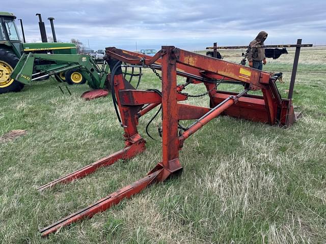Image of Farmhand F-21 equipment image 3