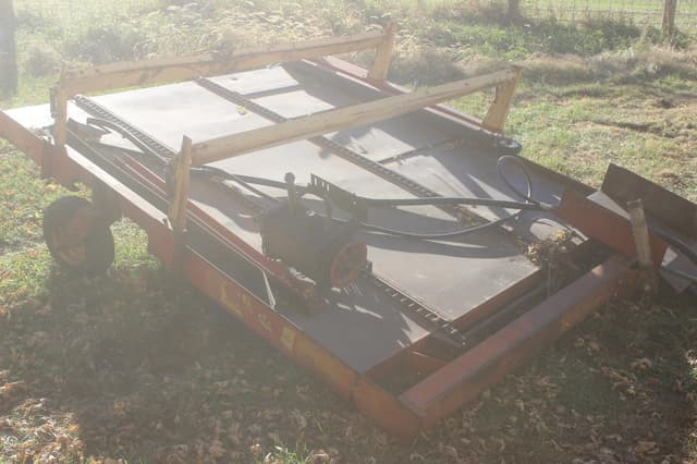 Image of Farmhand F100C equipment image 1