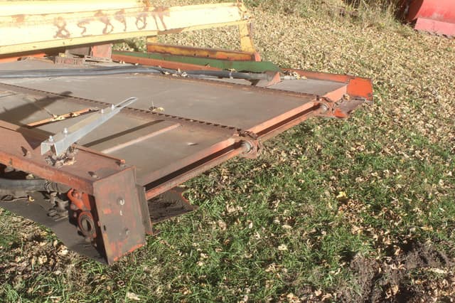 Image of Farmhand F100C equipment image 2