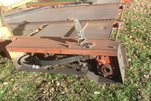 Image of Farmhand F100C equipment image 3