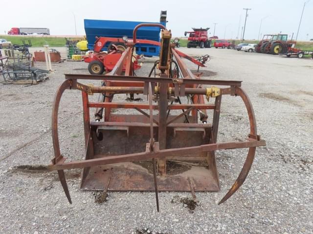 Image of Farmhand F11 equipment image 1