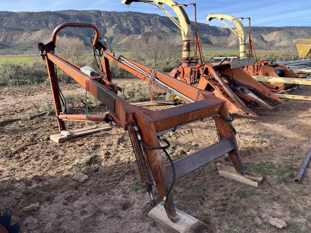 Image of Farmhand F11 equipment image 2