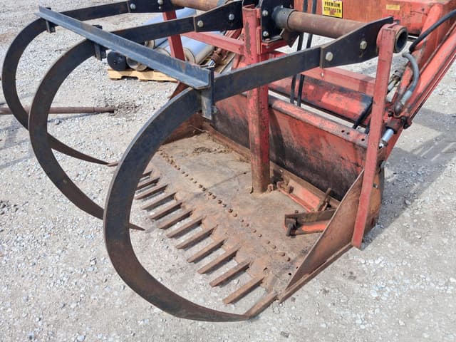 Image of Farmhand F11 equipment image 4