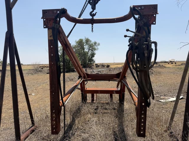 Image of Farmhand F11 equipment image 2