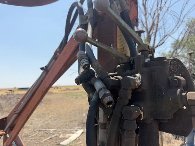 Image of Farmhand F11 equipment image 3