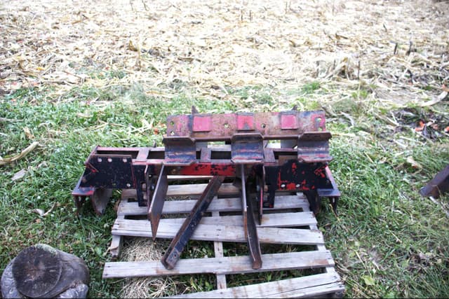 Image of Farmhand F233 equipment image 1