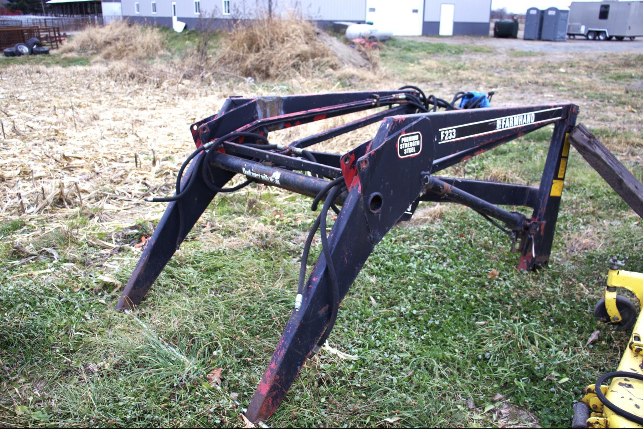 Farmhand F233 Equipment Image0