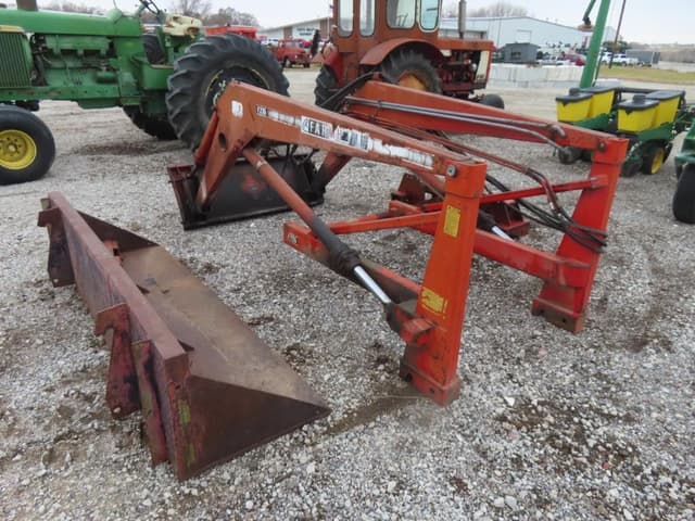 Image of Farmhand F235 equipment image 4