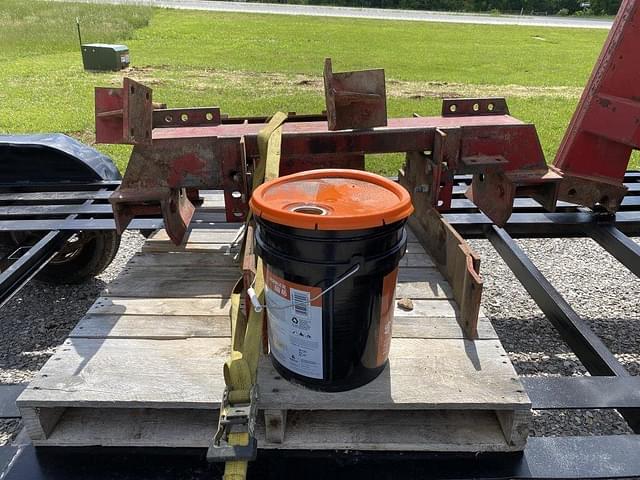 Image of Farmhand F235 equipment image 2