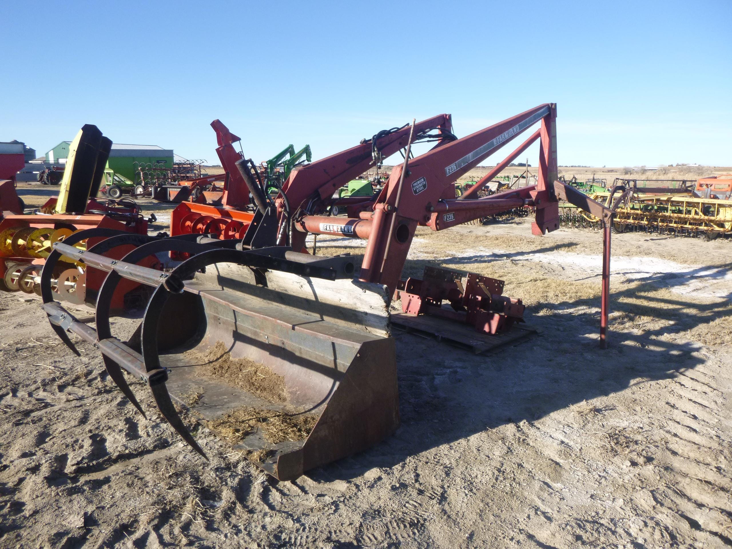 Main image Farmhand F235