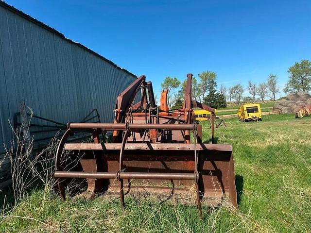 Image of Farmhand F235 equipment image 4