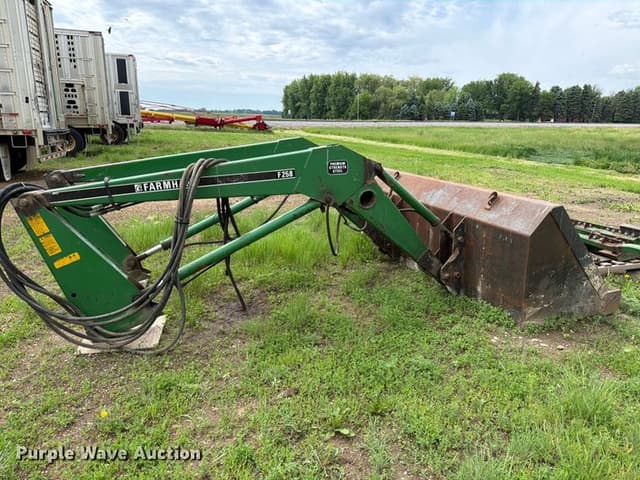 Image of Farmhand F258 equipment image 3