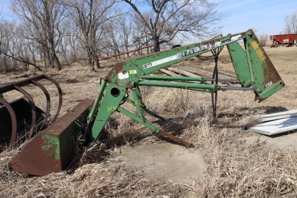 Farmhand F258 Equipment Image0