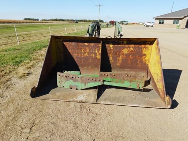 Image of Farmhand F258 equipment image 4