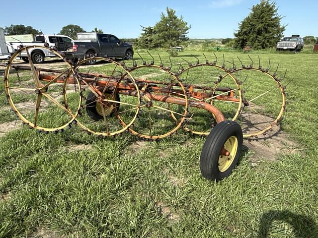 Image of Farmhand F76B equipment image 3