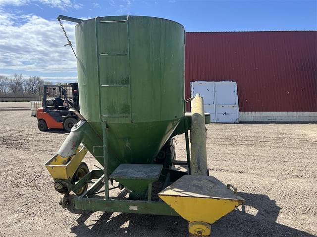 Thumbnail image Farmhand F81A 2