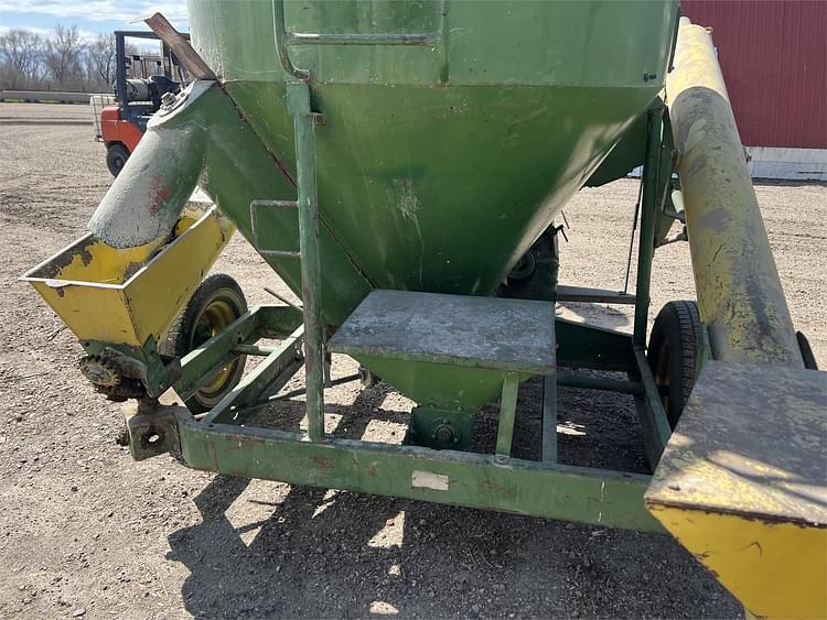 Main image Farmhand F81A 7
