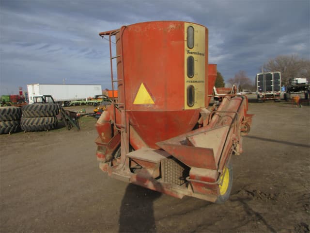 Image of Farmhand F81B equipment image 4