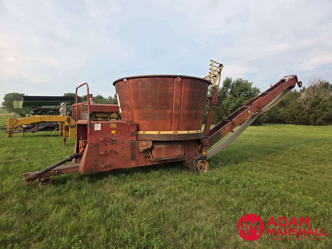 Image of Farmhand F900B Primary image