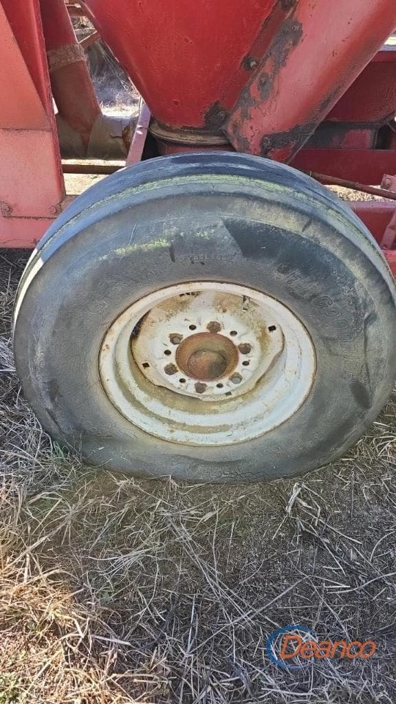 Image of Farmhand FeedMaster equipment image 4