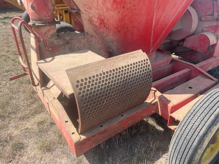 Farmhand F86A Hay and Forage Grinders/Mixers for Sale Tractor Zoom