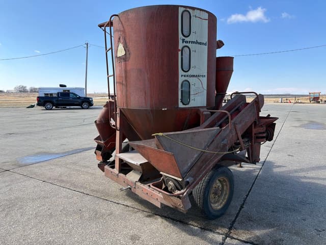Image of Farmhand FeedMaster equipment image 2